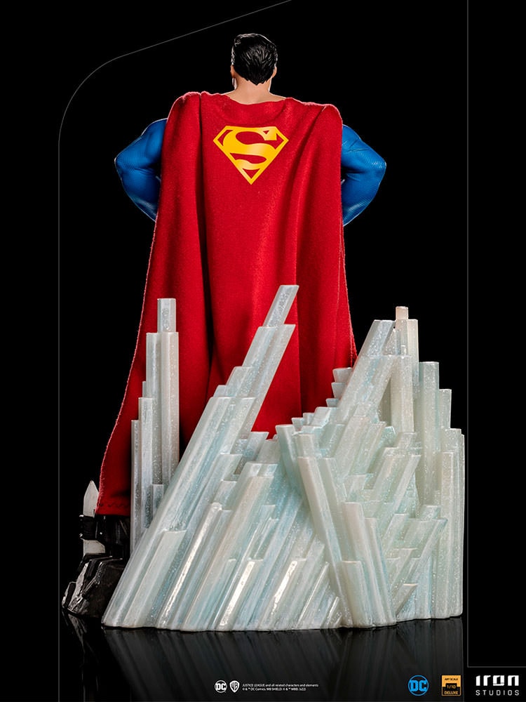 Superman Unleashed Deluxe 1:10 Scale Statue