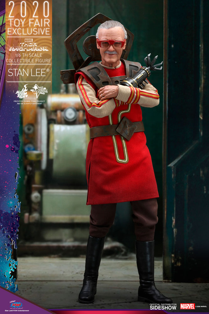 Stan Lee Sixth Scale Figure