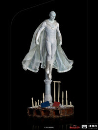 WHITE VISION 1:10 STATUE